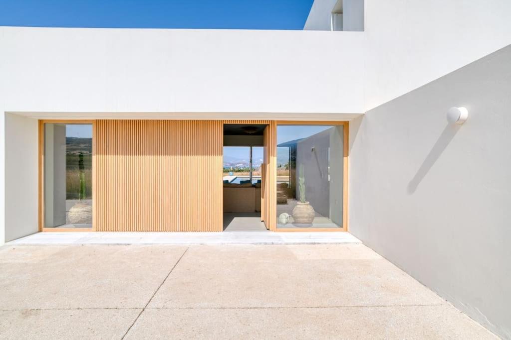 Villa Lampsi - Spacious & Modern Isterni  エクステリア 写真