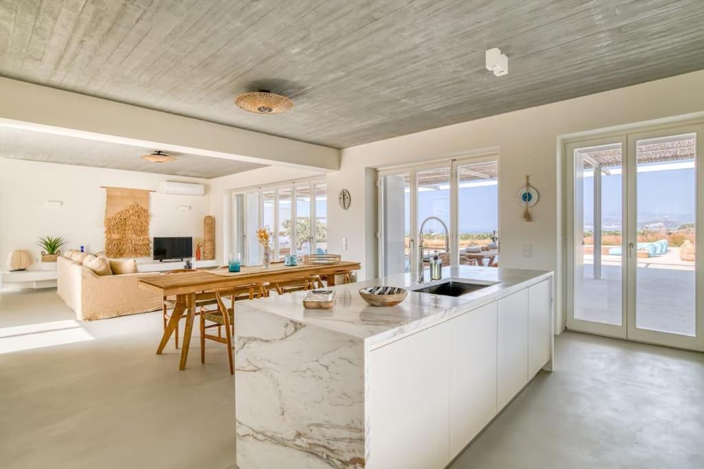Villa Lampsi - Spacious & Modern Isterni  エクステリア 写真