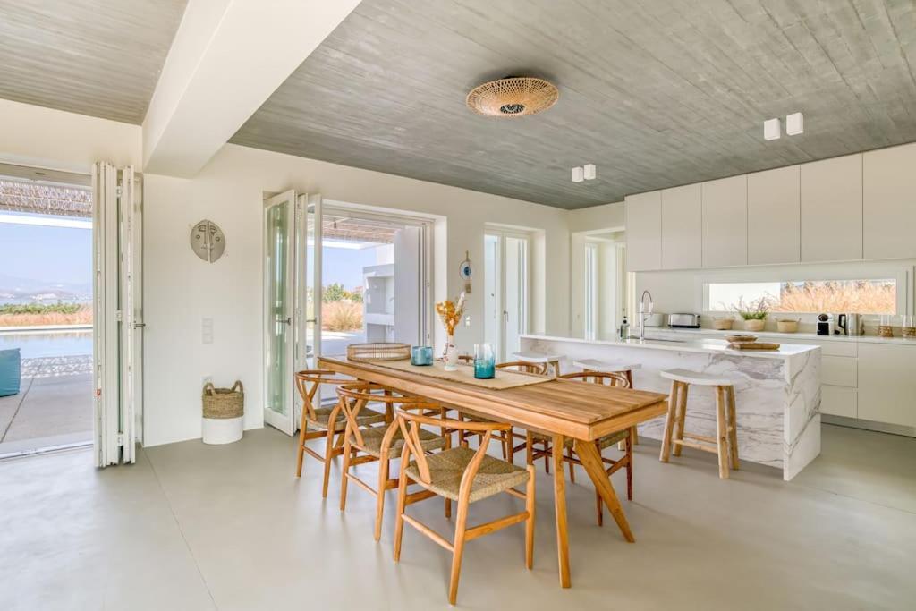 Villa Lampsi - Spacious & Modern Isterni  エクステリア 写真