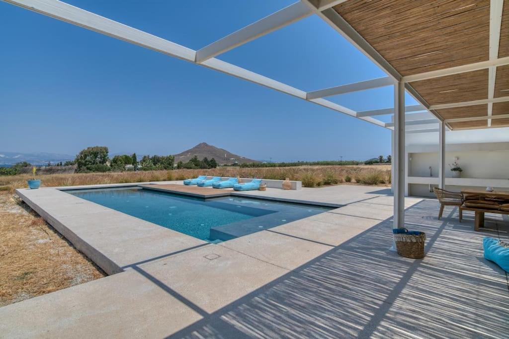 Villa Lampsi - Spacious & Modern Isterni  エクステリア 写真