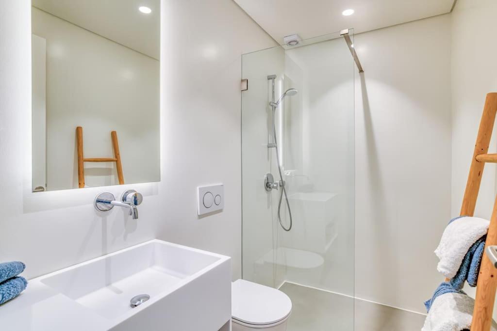 Villa Lampsi - Spacious & Modern Isterni  エクステリア 写真