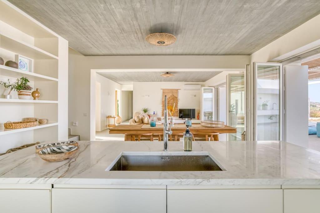 Villa Lampsi - Spacious & Modern Isterni  エクステリア 写真